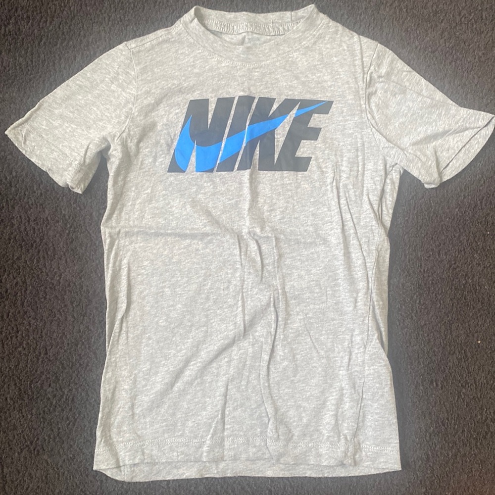 Nike t shirt